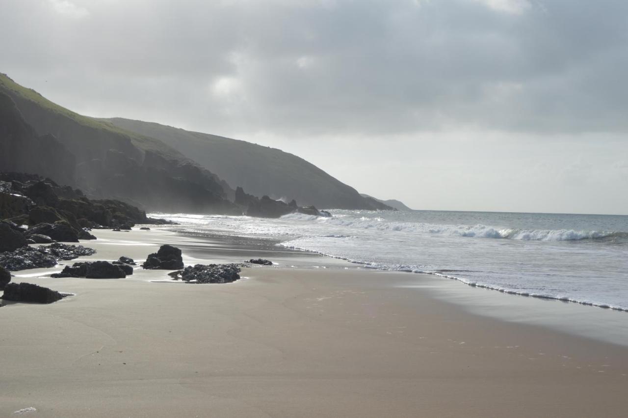 Galwad Y Mor A Coastal Escape In Pembrokeshire'S National Parks Villa Lamphey Dış mekan fotoğraf